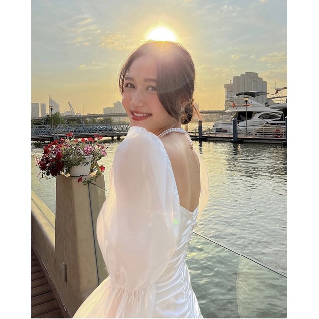 ĐẦM BODY TRẮNG CUT OUT NGỰC NHÚN TAY KHÚC PHỒNG