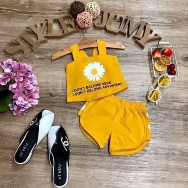 Bộ  hoa cúc  chữ  croptop siêu  hót bé gái