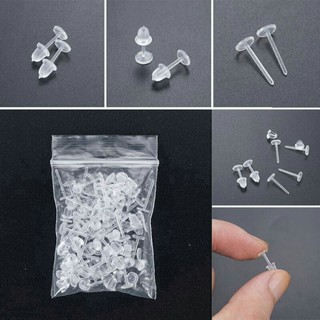 1 chiếc khuyên tai trong suốt