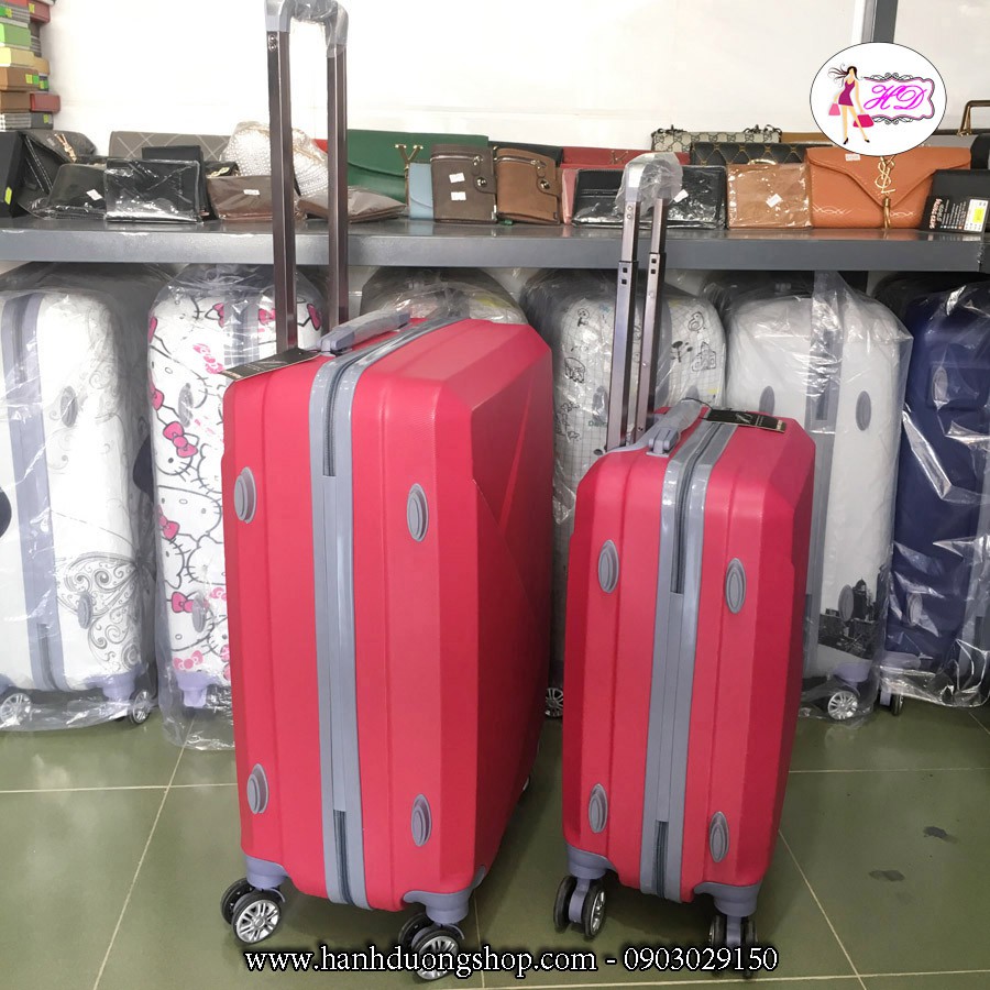 Vali nhựa họa tiết 2 tam giác VL07A – Màu đỏ