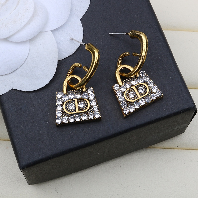 Khuyên tai nữ thương hiệu CD ổ khoá đính đá sang xịn TB421