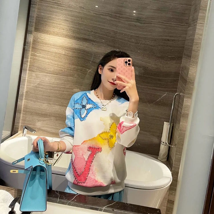 Áo sweater nhung dày đính đá màu nước phong cách mùa thu 2021