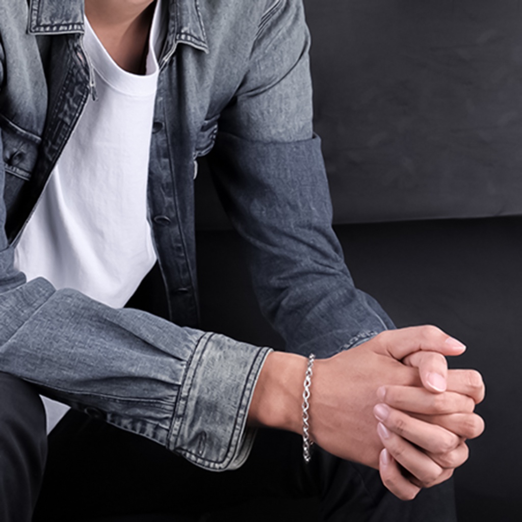 Vòng tay mạ bạc dạng xoắn thanh lịch