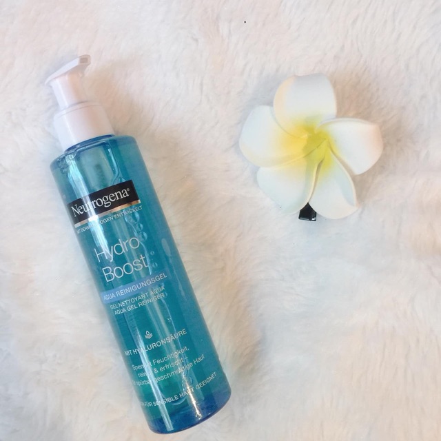 Sữa rửa mặt Neutrogena