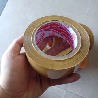 1 cuồn băng keo trong đục loại 200ya