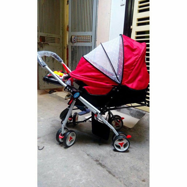 Xe đẩy em bé 2 chiều 3 tư thế , gấp gọn được