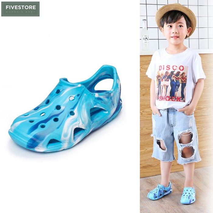 Giày nhựa lỗ xanh dương mùa hè cho bé trai