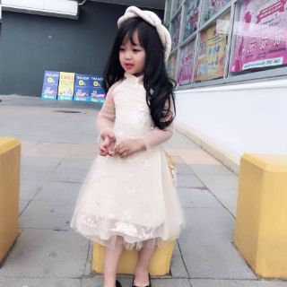 Âo dài kèm mấn cho bé