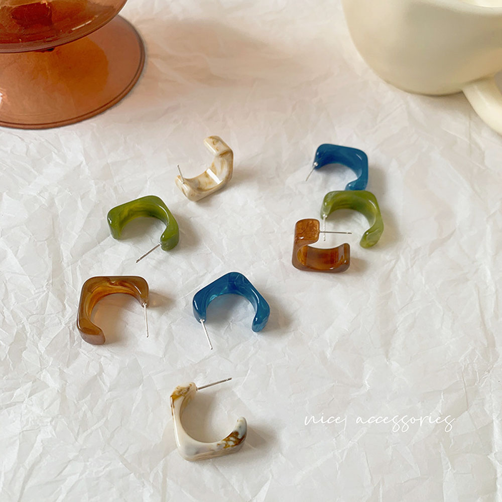 Khuyên Tai Nữ Trang Tạo Hình Độc Đáo