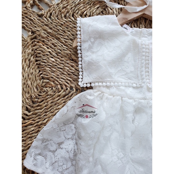 Body váy ren trắng cổ vuông viền ren bi cao cấp - Tocxumi