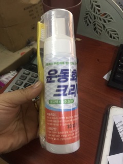 Lọ xịt giầy tạo bọt