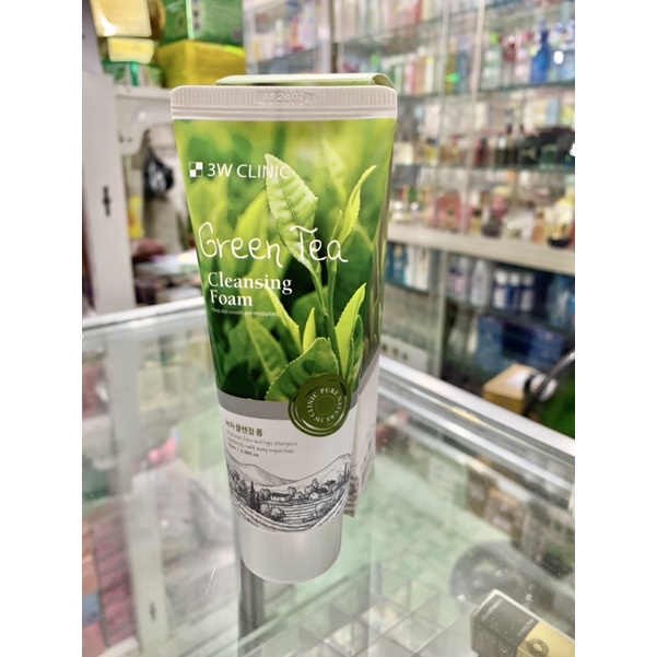 sữa rửa mặt 3W CLINIC chiết xuất từ gạo và trà xanh chai 100ml