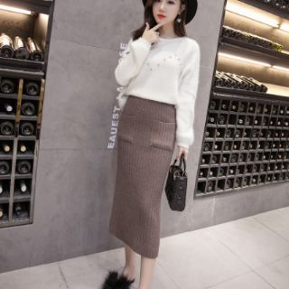 Chân váy len, 2 túi trước, xẻ sau