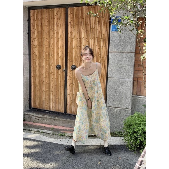 Váy 2 dây hoa nhí chất nhún siêu đẹp siêu xinh, màu ngoài lên chuẩn chỉnh họa tiết hoa nhí