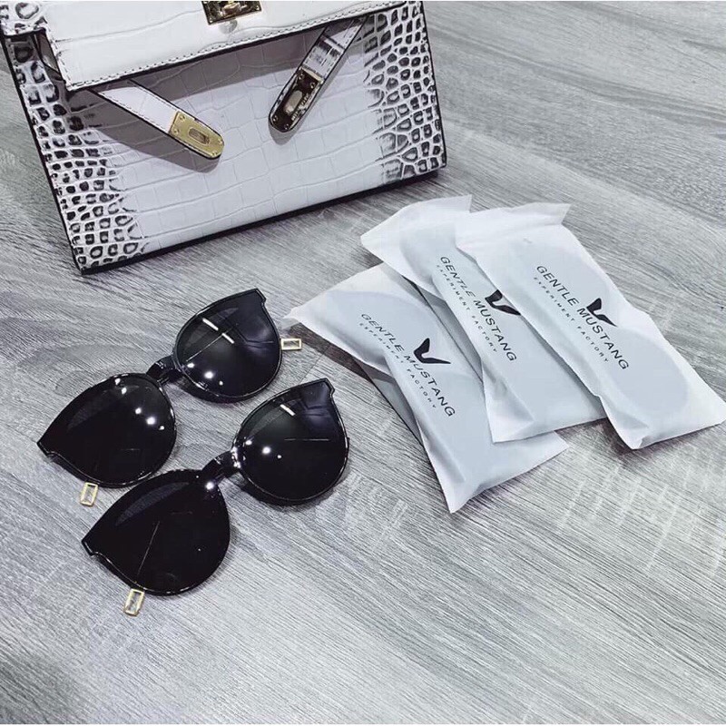 [Mã FARSSTGRE giảm 5K đơn bất kỳ] Kính thời trang chữ V gọng nhỏ - Kính Thời Trang Unisex hiện đại | BigBuy360 - bigbuy360.vn