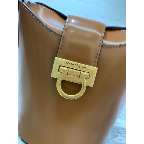 Túi đeo vai/đeo chéo cao cấp thương hiệu Salvatore Ferragamo Trifolio mẫu mới da thật hàng vip 1-1