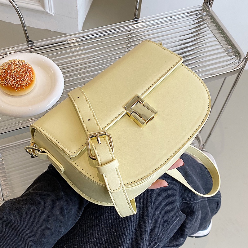 Túi đeo chéo nữ da trơn basic kiểu dáng yên ngựa Alice Housee kẹp nách bền đẹp thanh lịch phong cách retro