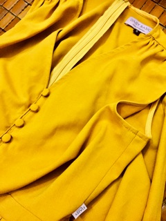 Jumpsuit màu vàng Daisy