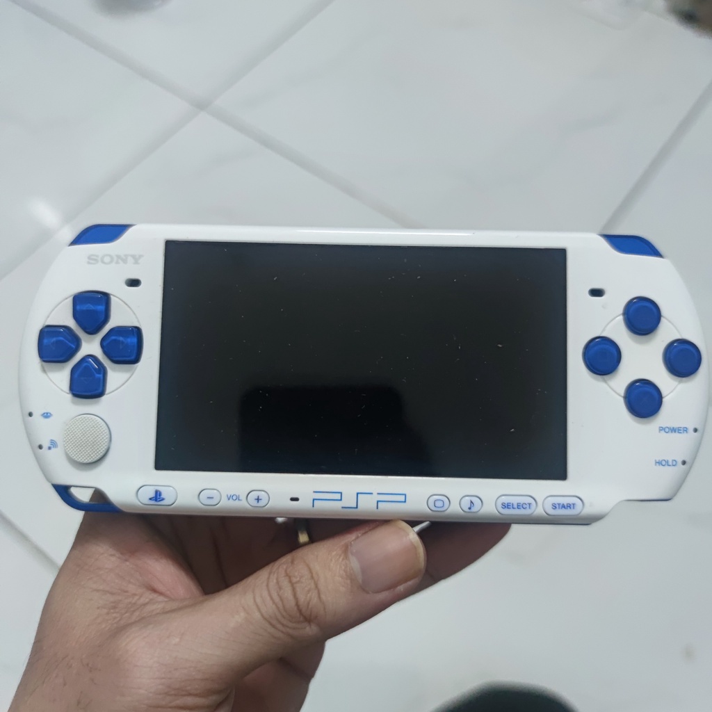 Máy chơi game Sony PSP 3000 + thẻ 32gb - BH 3 tháng