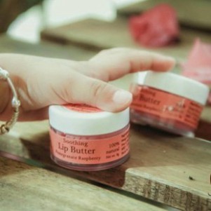 Lip Butter - Dưỡng môi hồng Auravedic hũ 8g Q8