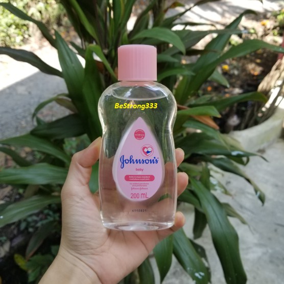 Dầu mát-xa và dưỡng ẩm Johnson's baby oil 200ml