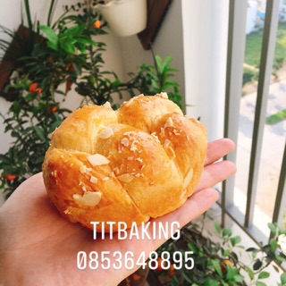 Khuôn oval nhỏ