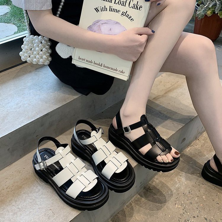 Sandal da nữ 3 quai ngang GTA phối 2 màu đen trắng