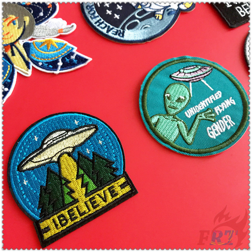 Miếng vá ủi thêu chữ i want to leave / i want to believe độc đáo