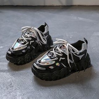 Giày sneaker v28