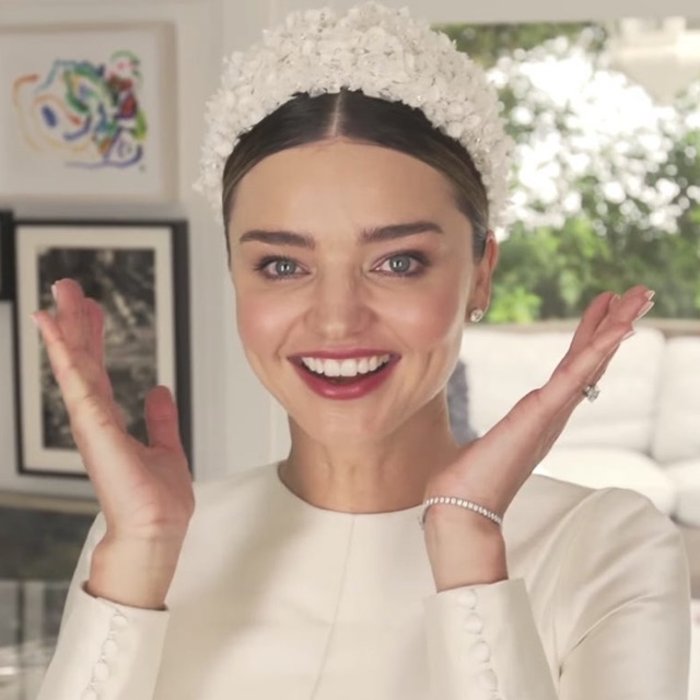 Vương miện hoa cô dâu