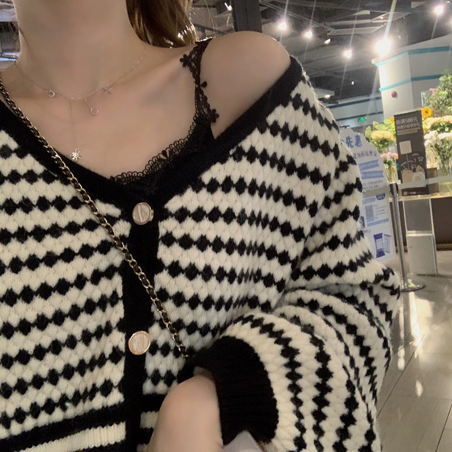 Áo Khoác Len Cổ Chữ V Họa Tiết Kẻ Sọc Phong Cách Retro Cho Nữ