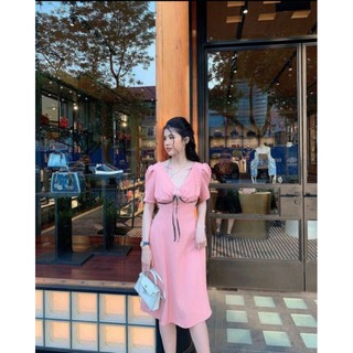 Đầm hồng hoa ngực dáng suông