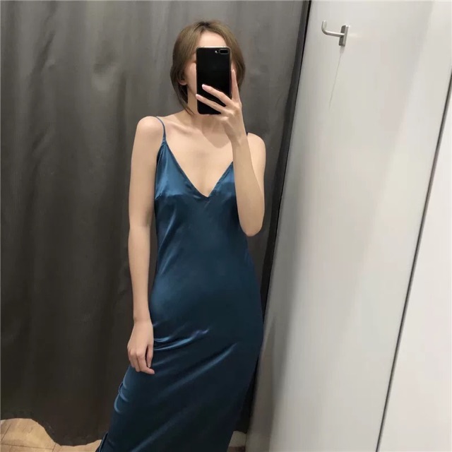 Váy sexy có một màu như hình, có size XS S M L giá thì siêu hạt dẻ chất lượng tốt lắm nha các bạn nhớ follow để xem nha