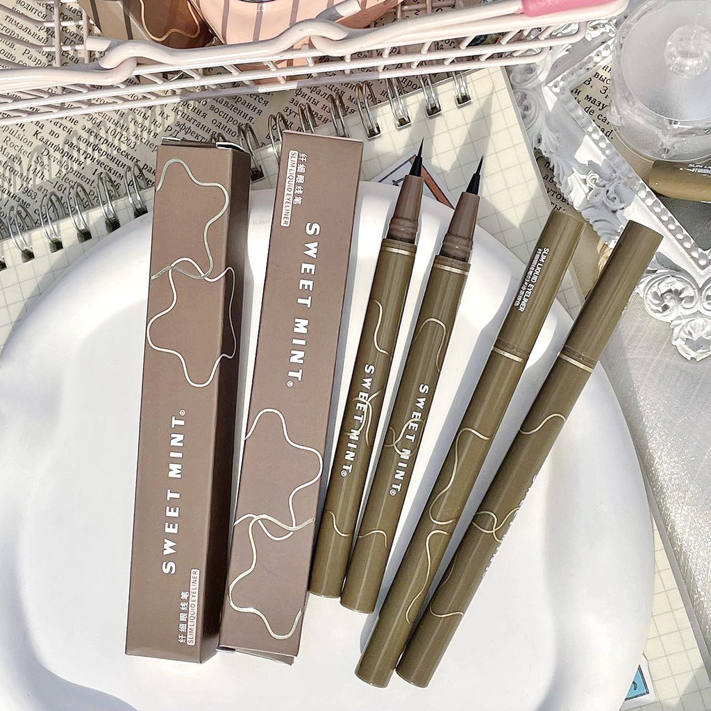 Kẻ mắt nước Sweet Mint, bút kẻ mắt đầu mảnh eyeliner màu đen nâu nội địa trung D45 - Sammi beauty