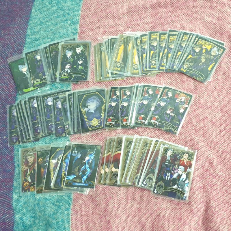 Card metal bo góc Twisted Wonderland chính hãng.