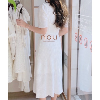 Đầm trắng cổ xéo dáng dài