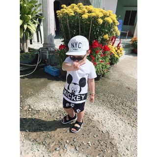 A772- bộ đùi bé trai micky đen trắng