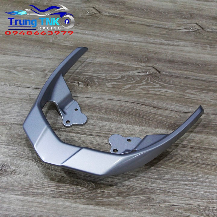 Cảng sau spark gắn sirius.