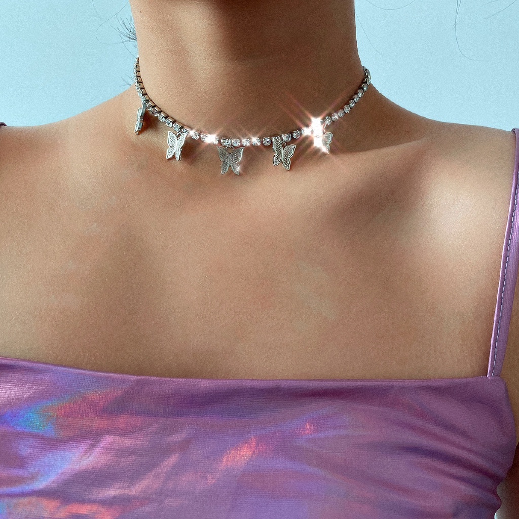 Vòng Cổ Choker Mặt Hình Bướm Đính Đá Pha Lê Hồng Lấp Lánh Sang Trọng