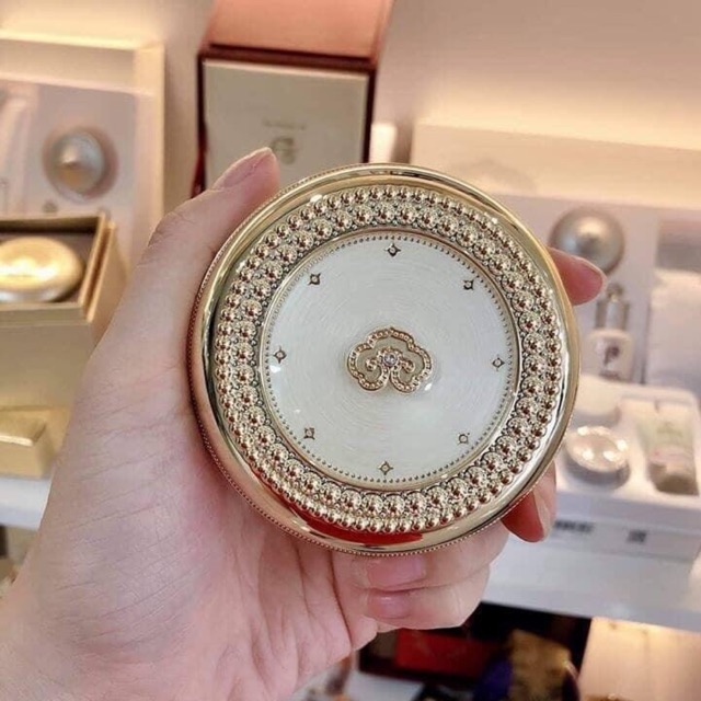 Hộp chính PHẤN NƯỚC WHOO VÀNG LUXURY GOLDEN CUSHION GLOW_SPF50/PA+++- Đỉnh cao phấn nước nhà Whoo