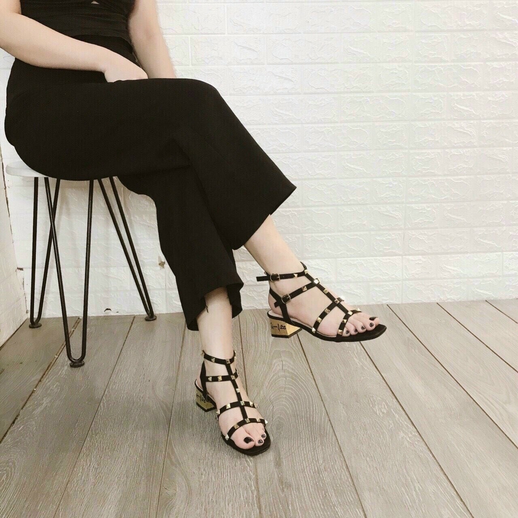 Sandal cao gót 5p gót vàng chữ ký đinh tán mẫu mới siêu đẹp