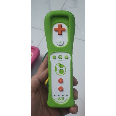 Tay Wii remote Plus Mario, Luigi, Peach, Bowser, Toss, Yoshi, Zelda bản giới hạn