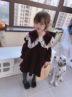 VÁY NHUNG CỔ REN BÉ GÁI