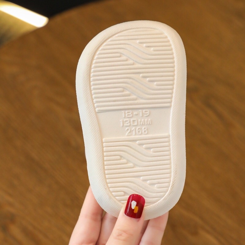 Dép Sục Crooc Mềm Nhẹ Cho Bé Trai, Bé Gái Kèm Ticker Vũ Trụ, Có Quai Sau Gót