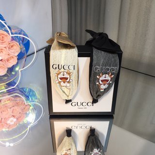 Băng đô nơ đầu mùa xuân năm 2021 của Gucci