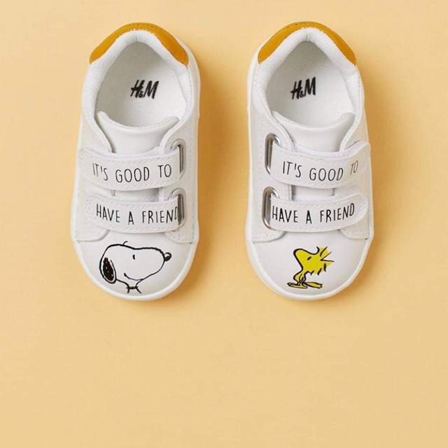 Giầy trắng snoopy