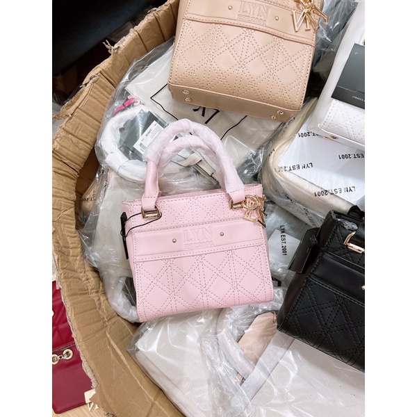 𝐓𝐮́𝐢 lyn tay cầm ô trám