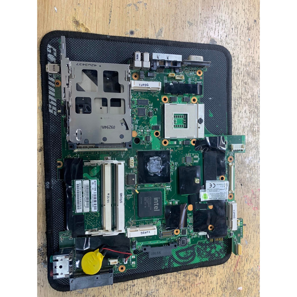 Main laptop lenovo ibm t400