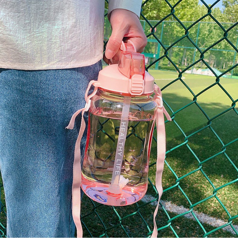 Bình nước dung tích 2L phong cách thể thao