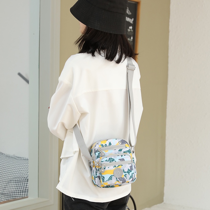 Túi Đeo Chéo Vai Bằng Nylon In Họa Tiết Thời Trang Phong Cách Mới Cho Nữ